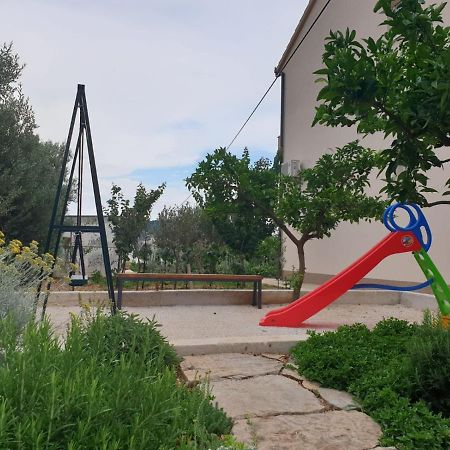 טרוגיר Apartment Sandra מראה חיצוני תמונה